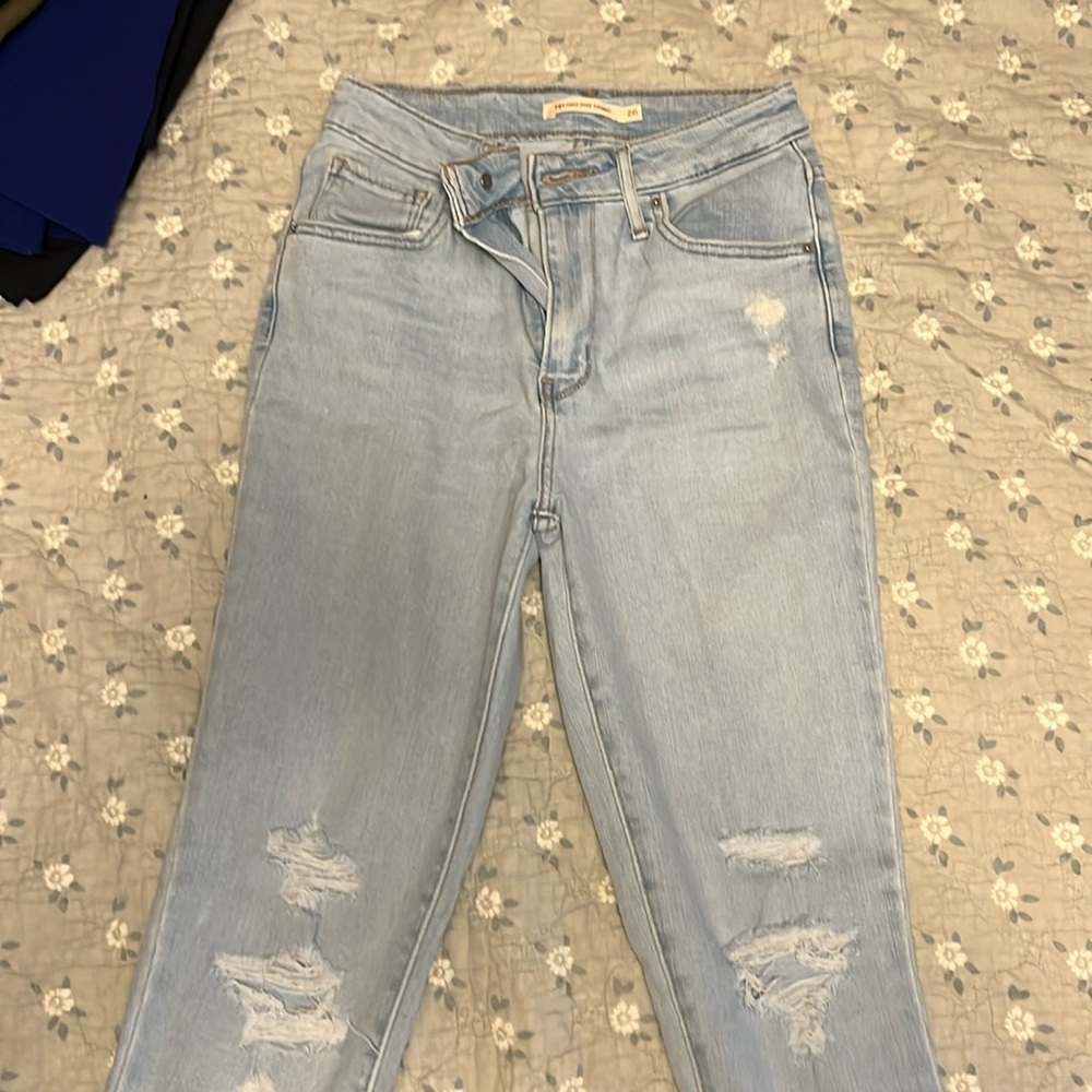 Levi’s High rise skinny jeans, distressed light wash